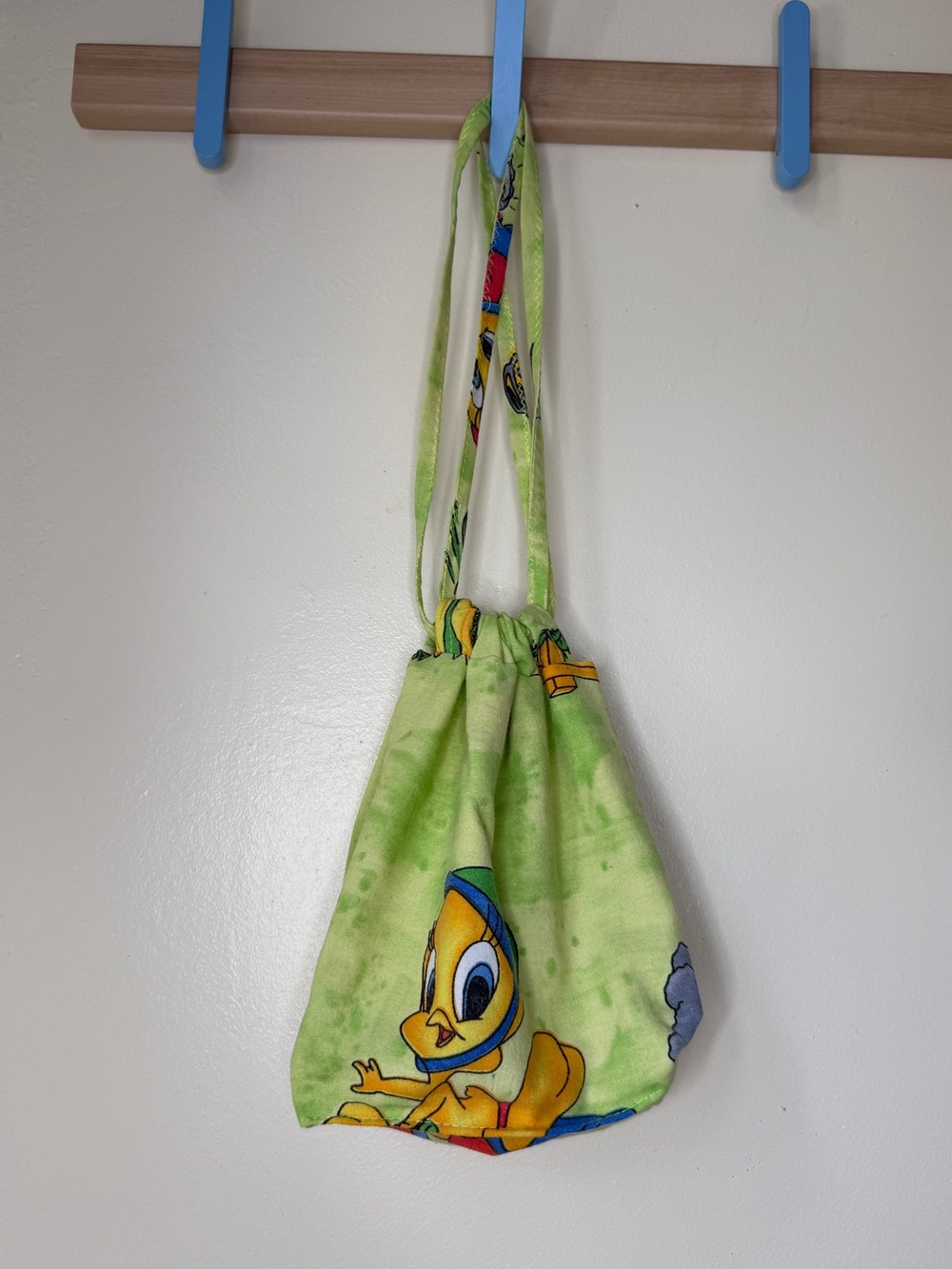 Vintage 1990s Tweety Bird Green Tie-Dye Drawstring Bag 1993 Holiday Fair Collect